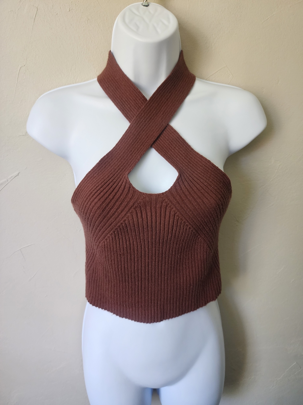 Tic Toc Cross Halter Ribbed Crop Top Size Medium